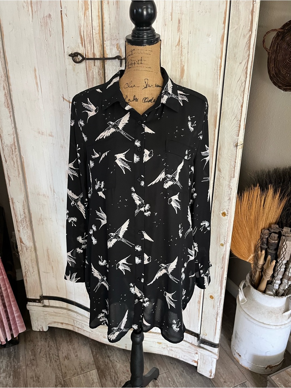 New COMO Vintage sparrow dandelion print semi sheer top